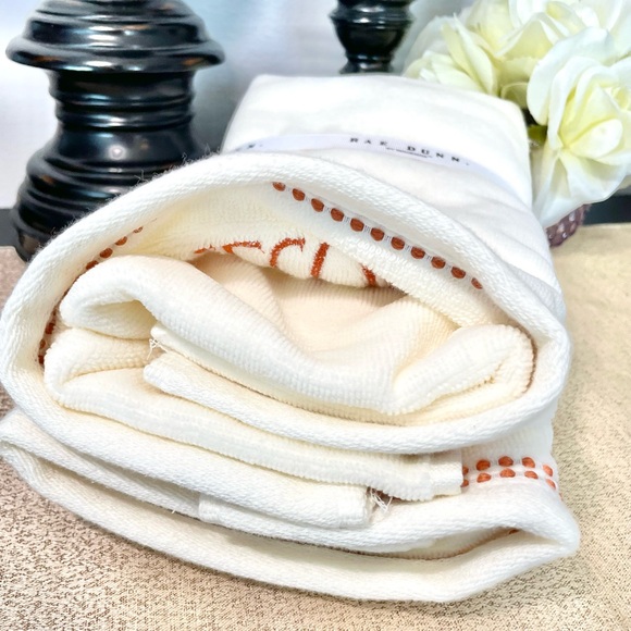 NWT Rae Dunn Set of 2 WELCOME Pumpkin Hand Towels - Picture 7 of 7